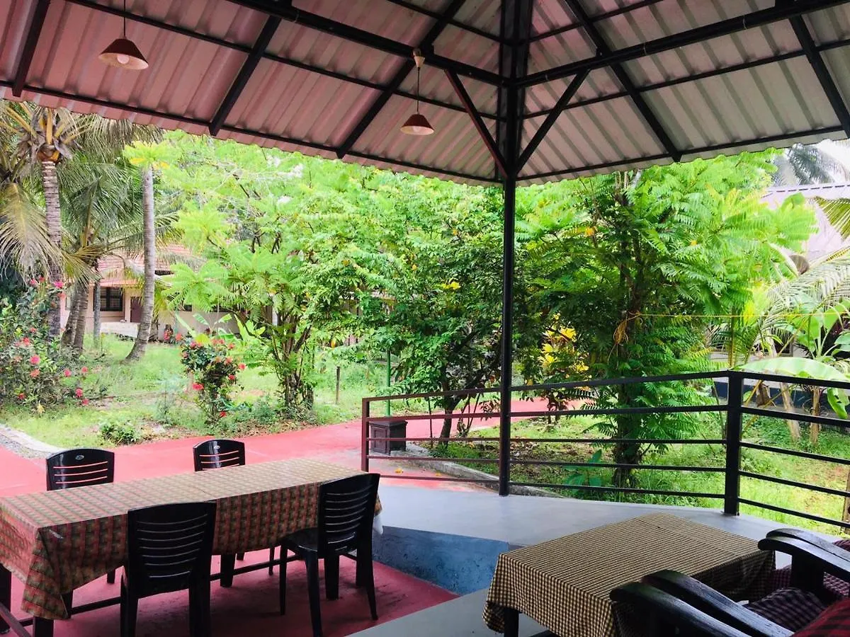 Hotel Illikkalam Lakeside Cottages Kumarakom